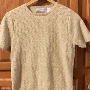 Gently used short sleeve, Alfred Dunner, gold sparkle sweater size small petite